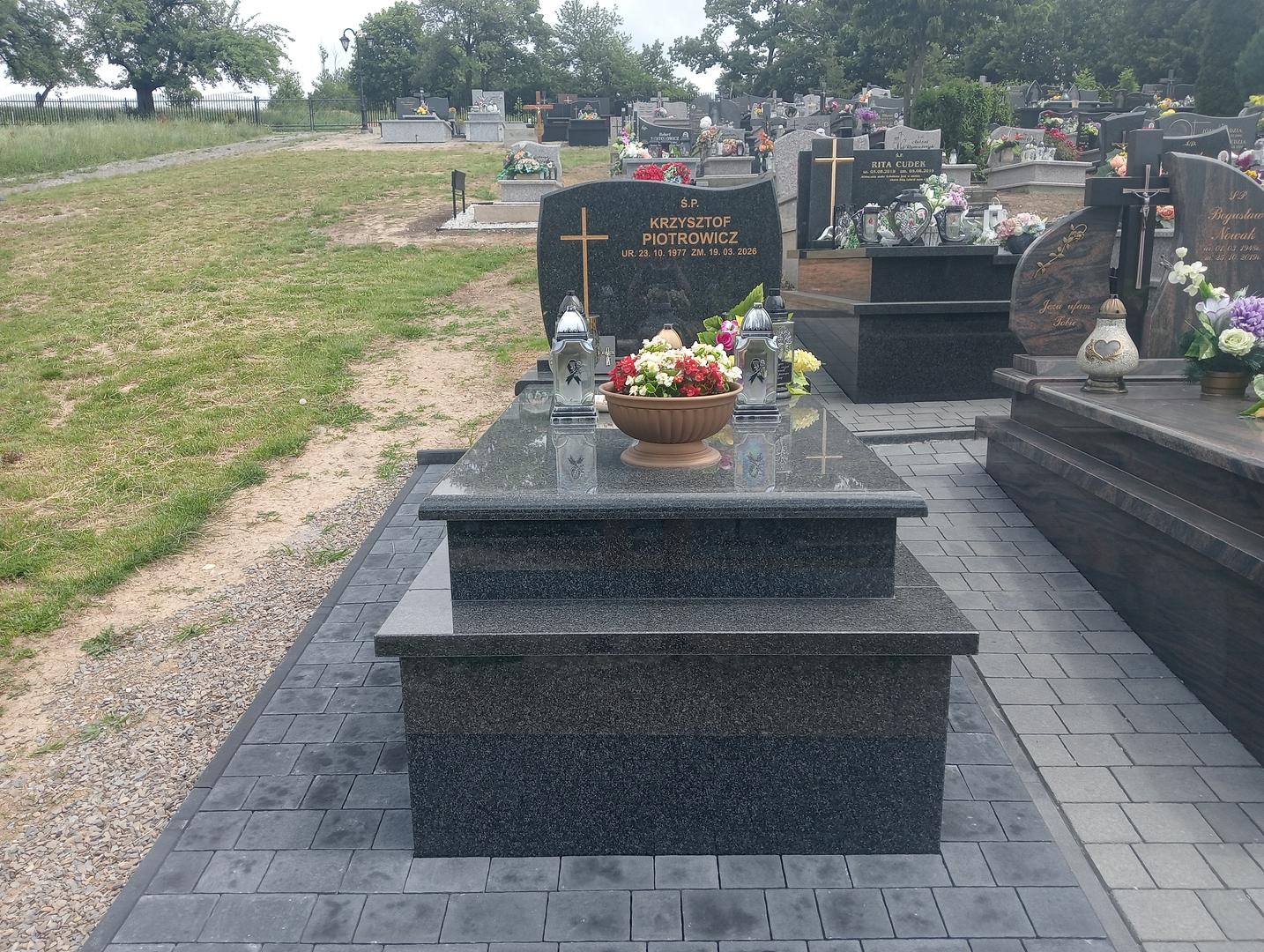Grób Krzysztof Piotrowicz